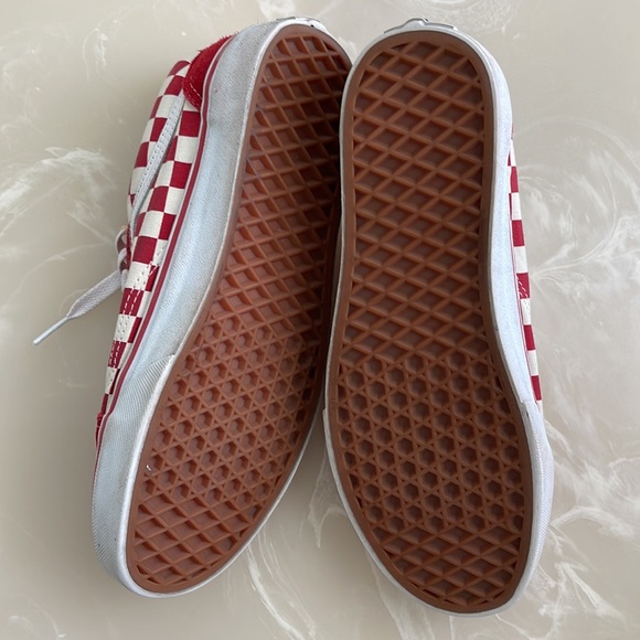 Vans - Picture 7 of 9